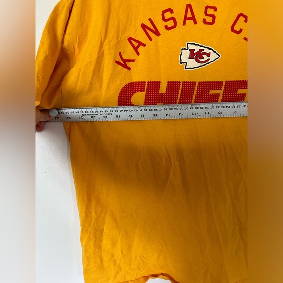 Kansas City Majestic Chiefs Football Tshirt - Picture 5 of 7